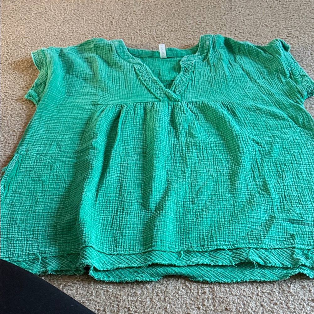 Elegant Green Women's Blouse